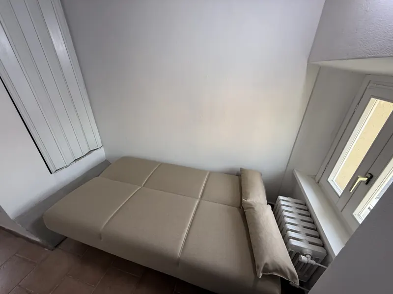Seconda camera con divano letto – Il Poggiolino d'Oro, Arezzo